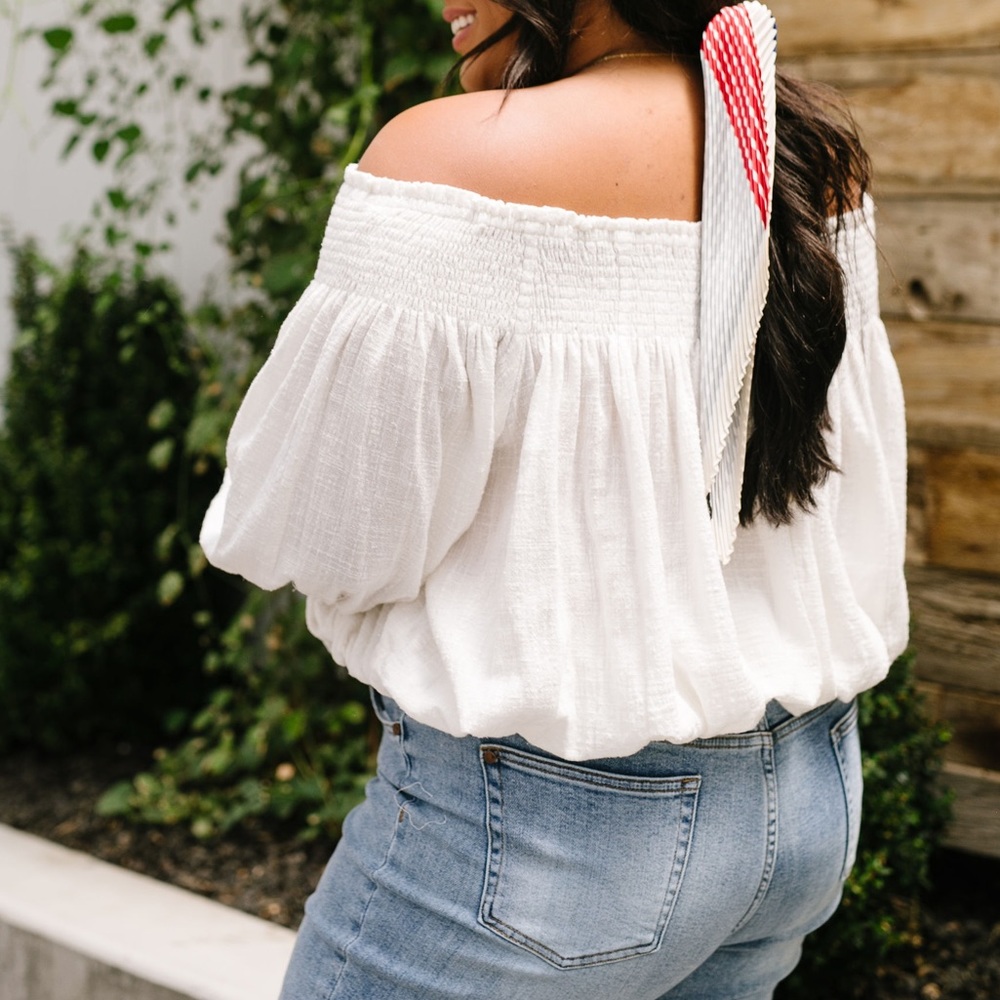 Just Add Sun Off Shoulder Top in White - Picture 4 of 12